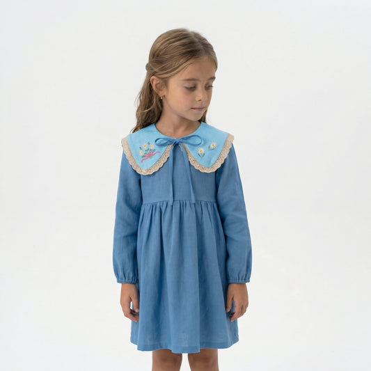 Colletto in lino azzurro ricamato per bambina – Colletto Peter Pan floreale con pizzo, removibile, fatto a mano in Italia