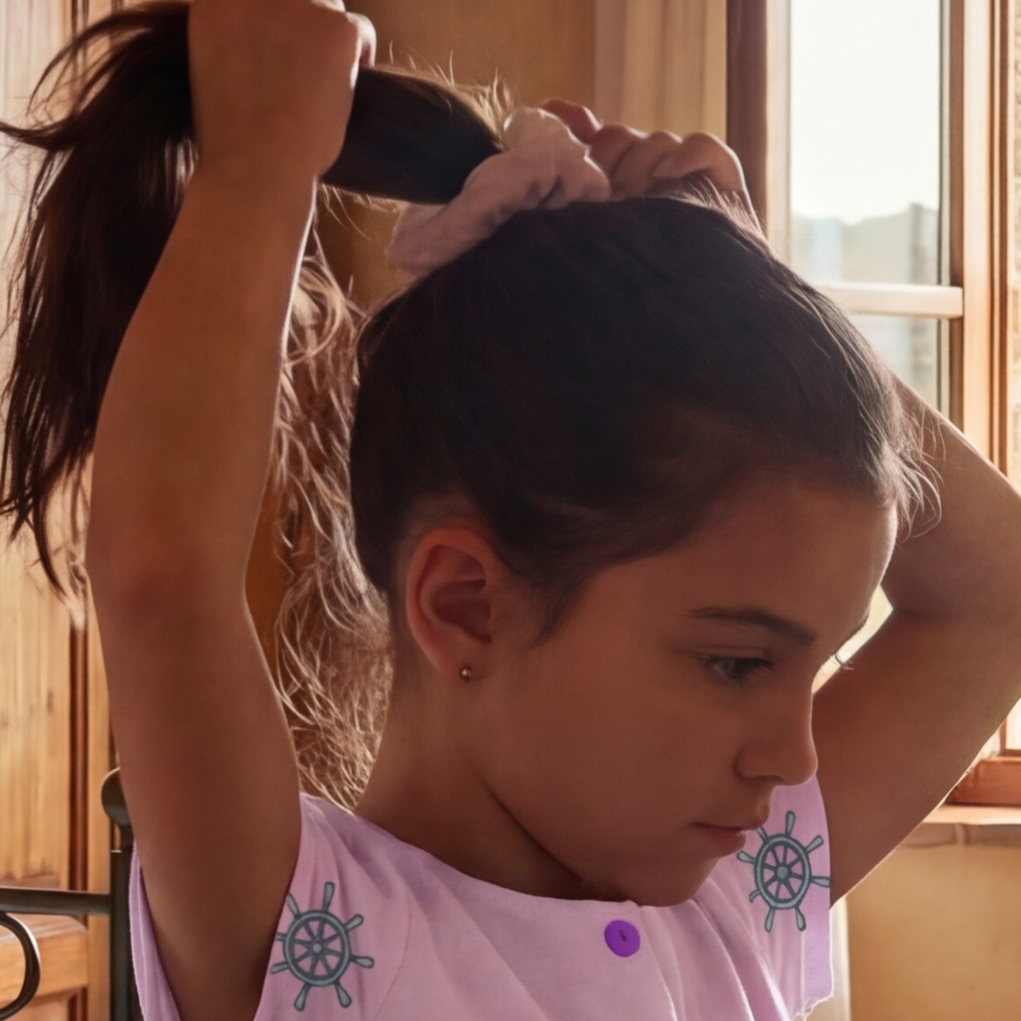 Fiocco Elastico in Raso Bianco – Scrunchie Elegante per Capelli