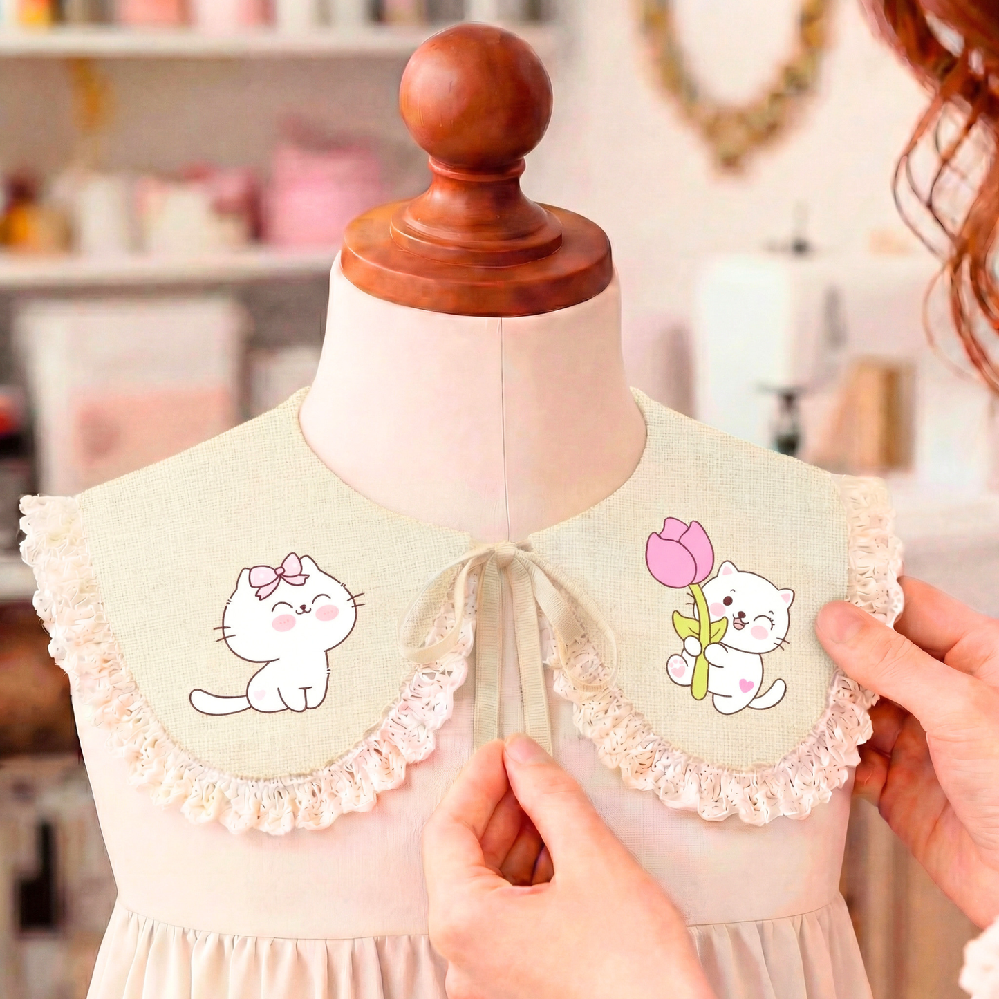 Colletto in lino panna bambina con gattini
